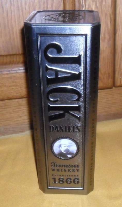 JACK DANIELS SINGLE TIN  -MASTER DISTILLER JASPER NEWTON 1866-1911