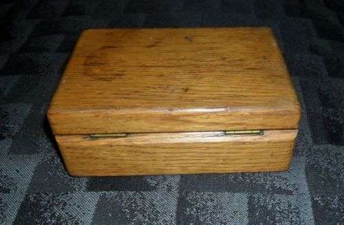 SET OF 7 ANALYTICAL WEIGHTS -UNSIGNED C 1870  UNSIGNED IN WOODEN BOX