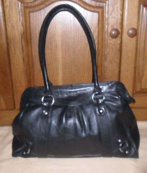 LARGE GENUINE LEATHER SHOPPER  \OVERNIGHT BAG BY RENAISSANCE