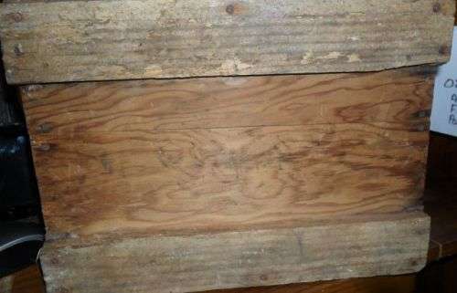 ANTIQUE WOODEN EGG BOX FOR A DOZEN EGGS