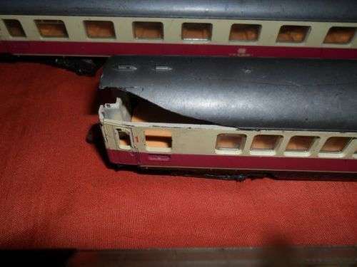 RHEINGOLD TRAIN SET OF 3 COACHES AND 1 ELECTRIC LOCO