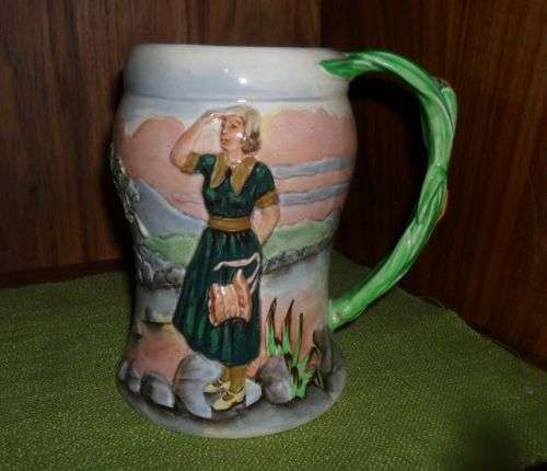 RARE VINTAGE CROWN DEVON FIELDINGS  SARIE MARAIS  MUSICAL MUG