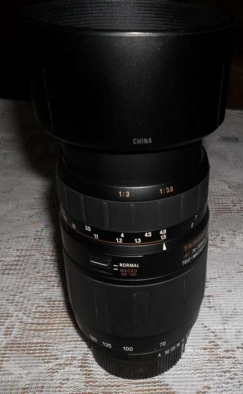 TAMRON AF 70-300MM 1;4-5.6 TELE-MACRO(1;2) LENS PLUS HOOD AND LENS CAPS