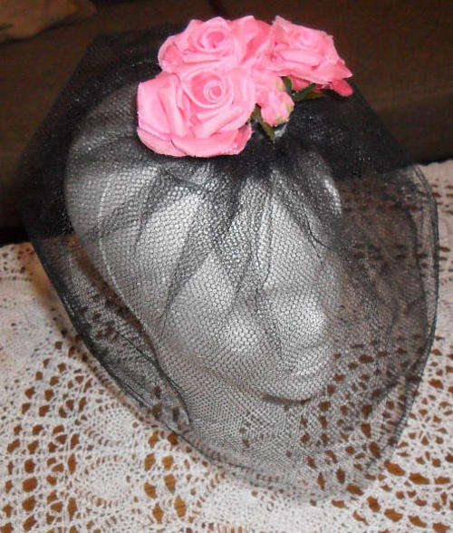 ELEGANT   BLACK  VINTAGE  HAT