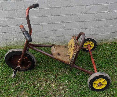VINTAGE HEAVY STEEL TRICYCLE - TOM-TOM