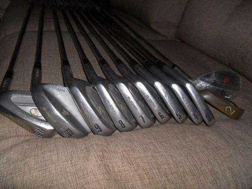 CALLAWAY GOLF BAG PLUS A SET OF KING COBRA CLUBS