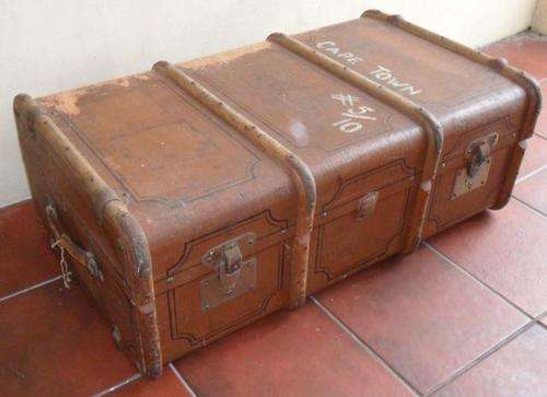 LOVELY OLD BROWN TRUNK TRIMMED WITH WOODEN BANDS