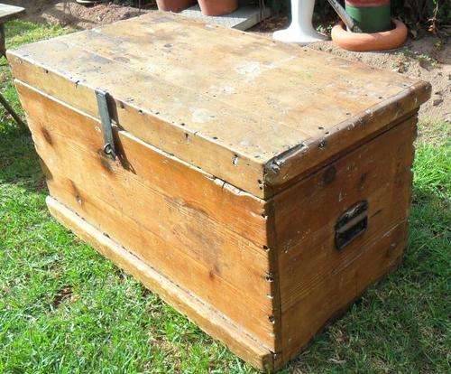 LARGE WOODEN TOOL BOX NEEDS SOME TLC -90CM X47CM X48