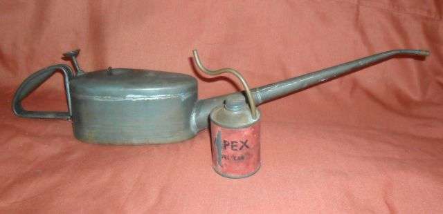 LARGE OLD OIL CAN PLUS TIN