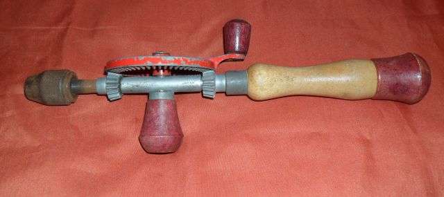 VINTAGE HAND DRILL