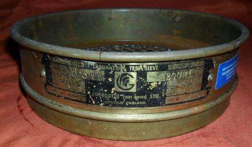 VINTAGE ENDECOTTS LABORATORY TEST SIEVE - BRASS APERTURE 6.3 MM 21 CM DIAMTER