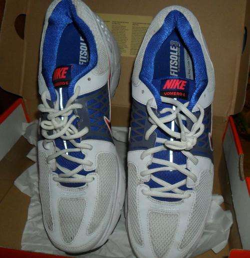 NIKE FITSOLE 3 RUNNING SHOE -SIZE 13 -AS NEW