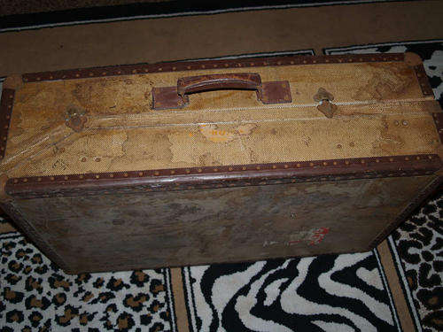 VINTAGE WARDROBE TRUNK