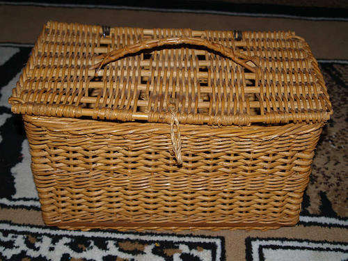 OLD PICNIC BASKET