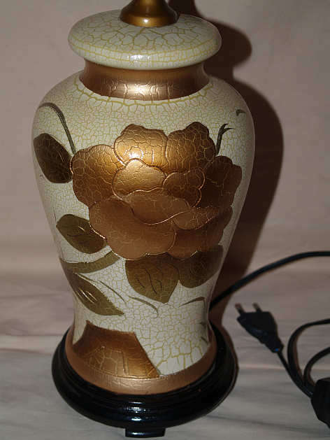 ORNATE TABLE LAMP