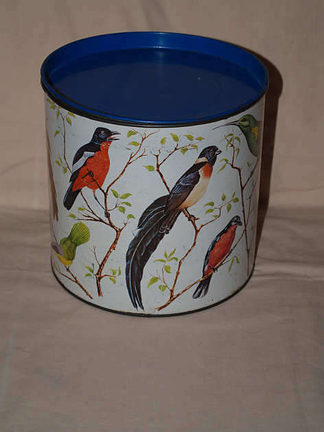 LARGE ROUND BAUMANNS BISCUIT TIN