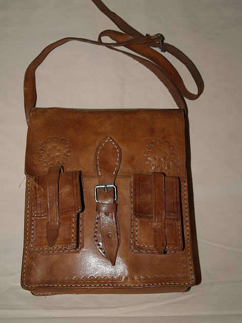 LADIES LEATHER SATCHEL BAG