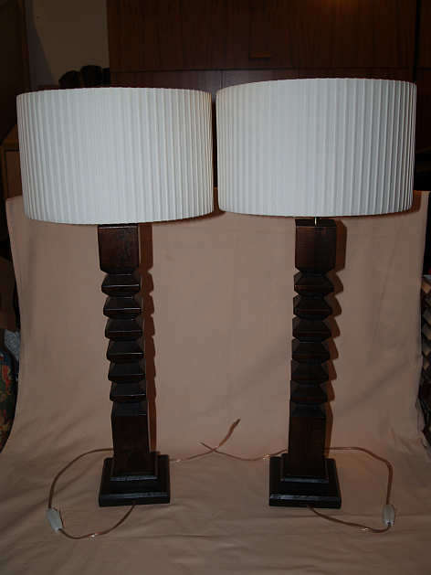 2 X LOVELY WOODEN TABLE LAMPS INCLUDING CREAM SHADES