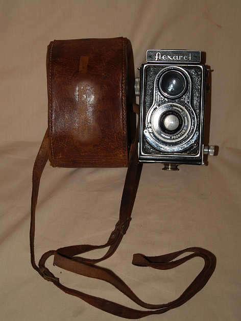 FLEXARET  PRONTOR 11 CAMERA  IN ORIGINAL LEATHER CASE