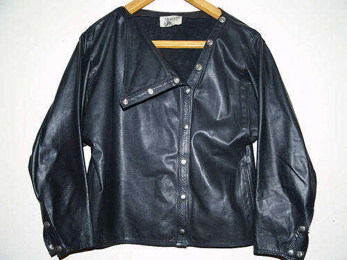 LADIES SHORT UNLINED BLACK  LEATHER JACKET