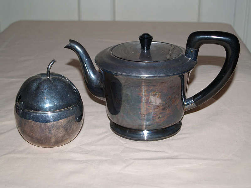TEA POT PLUS SUGAR BOWL - EPNS SHEFFIELD