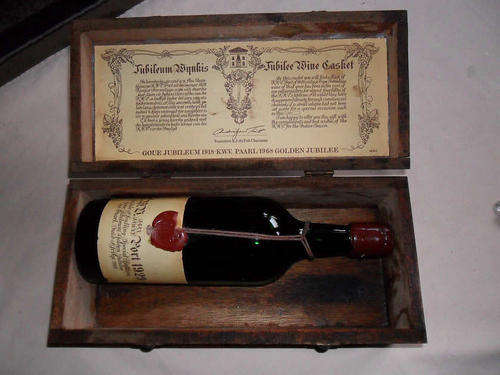 GOLDEN JUBILEE WINE CASKET -1918 -KWV PAARL 1968  PLUS BOTTLE