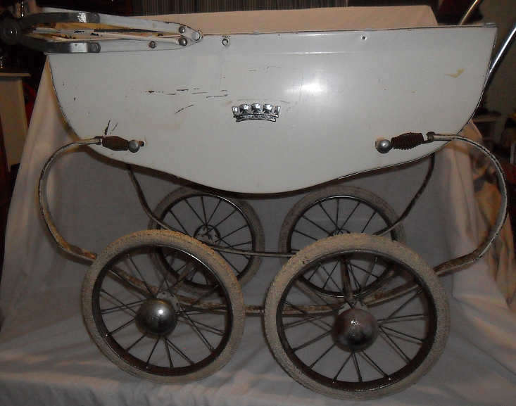 VERY OLD TRI-ANG  DOLLS PRAM