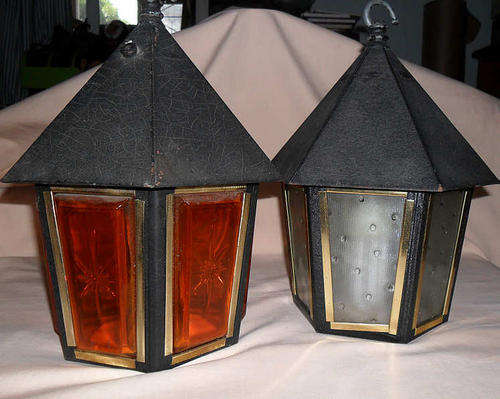 2 X STOEP OR PATIO LANTERNS -MADE IN ENGLAND