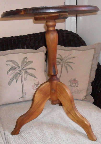 OCCASIONAL TABLE