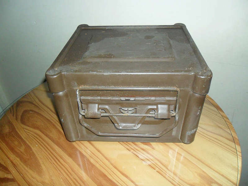 SOUTH AFRICAN ARMY  AMMUNITION \ FUSE  METAL BOX