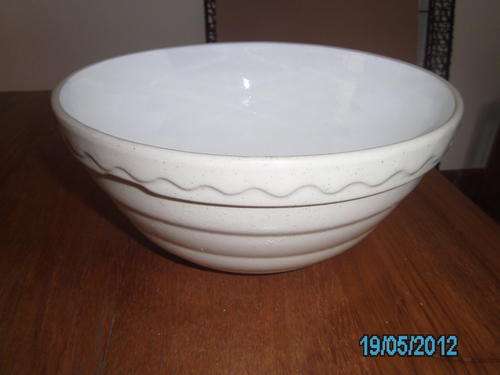 Vintage Beautiful English Mixing Bowl, width 27cm