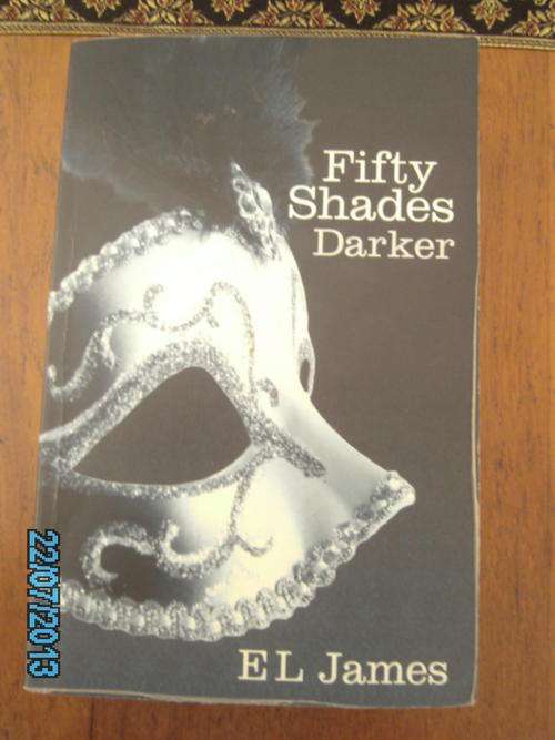 FIFTY SHADES DARKER by E L James (S/C)