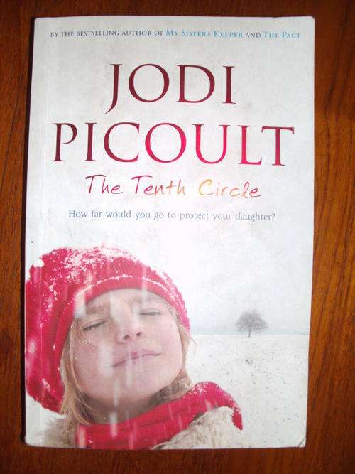 THE TENTH CIRCLE by Jodi Picoult (Softcover)