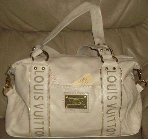 LOUIS VUITTON HANDBAG - FOR THE LADY THAT PROJECTS CLASS !!!!!!!