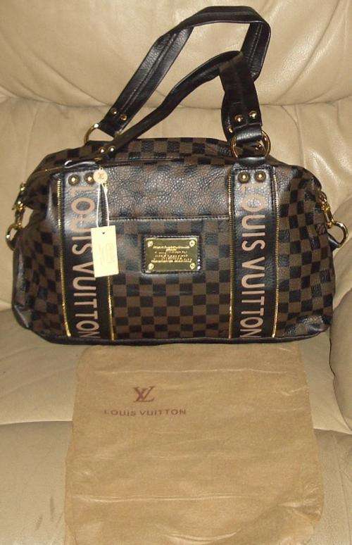 LOUIS VUITTON HANDBAG - MAKE A STATEMENT OF CLASS !!!!!!!