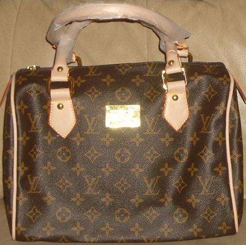 LOUIS VUITTON HANDBAG - NEAT, TIDY AND STYLISH HANDBAG