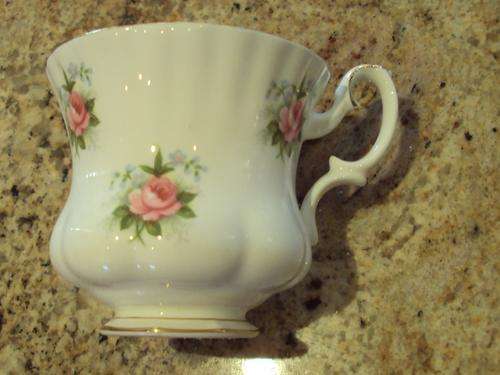 ROYAL ALBERT  "FORGET-ME-NOT ROSE" COFFEE CUP