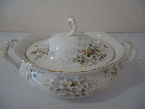 ROYAL ALBERT "HAWORTH" COVERED OVAL TUREEN