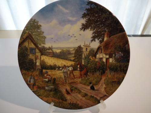 A  ROYAL DOULTON COLLECTORS PLATE