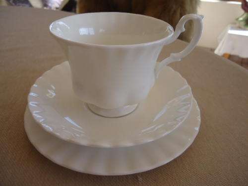 MINT CONDITION ROYAL ALBERT REVERIE TEA TRIO