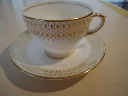 GORGEOUS GEORGE JONES  TEA DUO