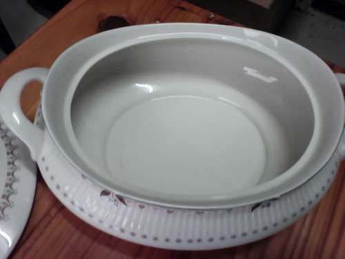 ROYAL DOULTON "OLD COLONY" VEGETABLE TUREEN