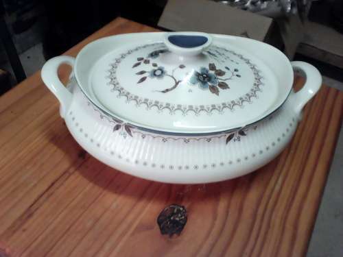 ROYAL DOULTON "OLD COLONY" VEGETABLE TUREEN