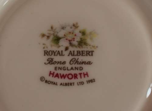 ROYAL ALBERT HAWORTH  LARGE TEAPOT