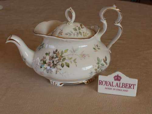 ROYAL ALBERT HAWORTH  LARGE TEAPOT