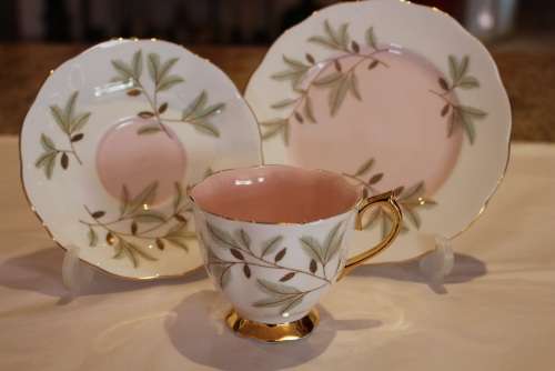 ROYAL ALBERT BRAEMAR TEA TRIO