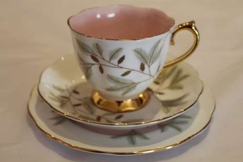 ROYAL ALBERT BRAEMAR TEA TRIO