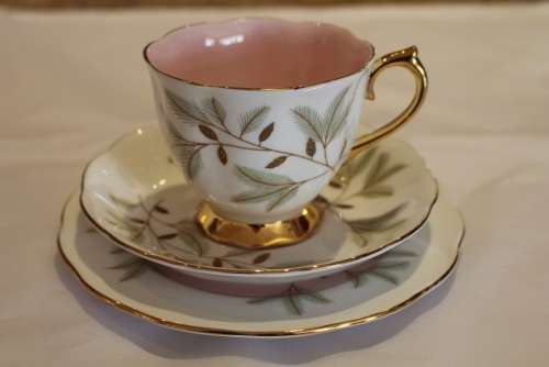 ROYAL ALBERT BRAEMAR TEA TRIO