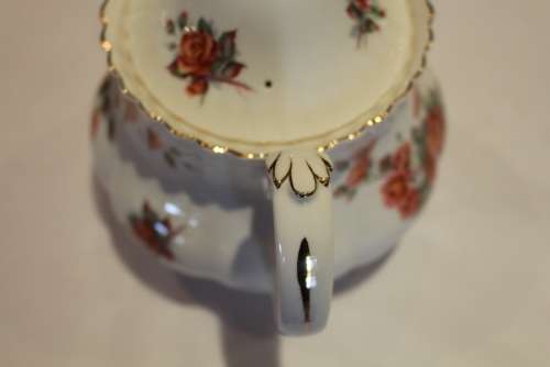 PRISTINE ROYAL ALBERT CENTENNIAL ROSE TEAPOT