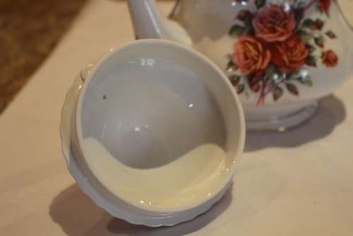 PRISTINE ROYAL ALBERT CENTENNIAL ROSE TEAPOT
